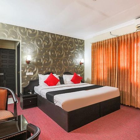 Capital O 72337 Hotel Konkan Tadka Mumbai Bagian luar foto