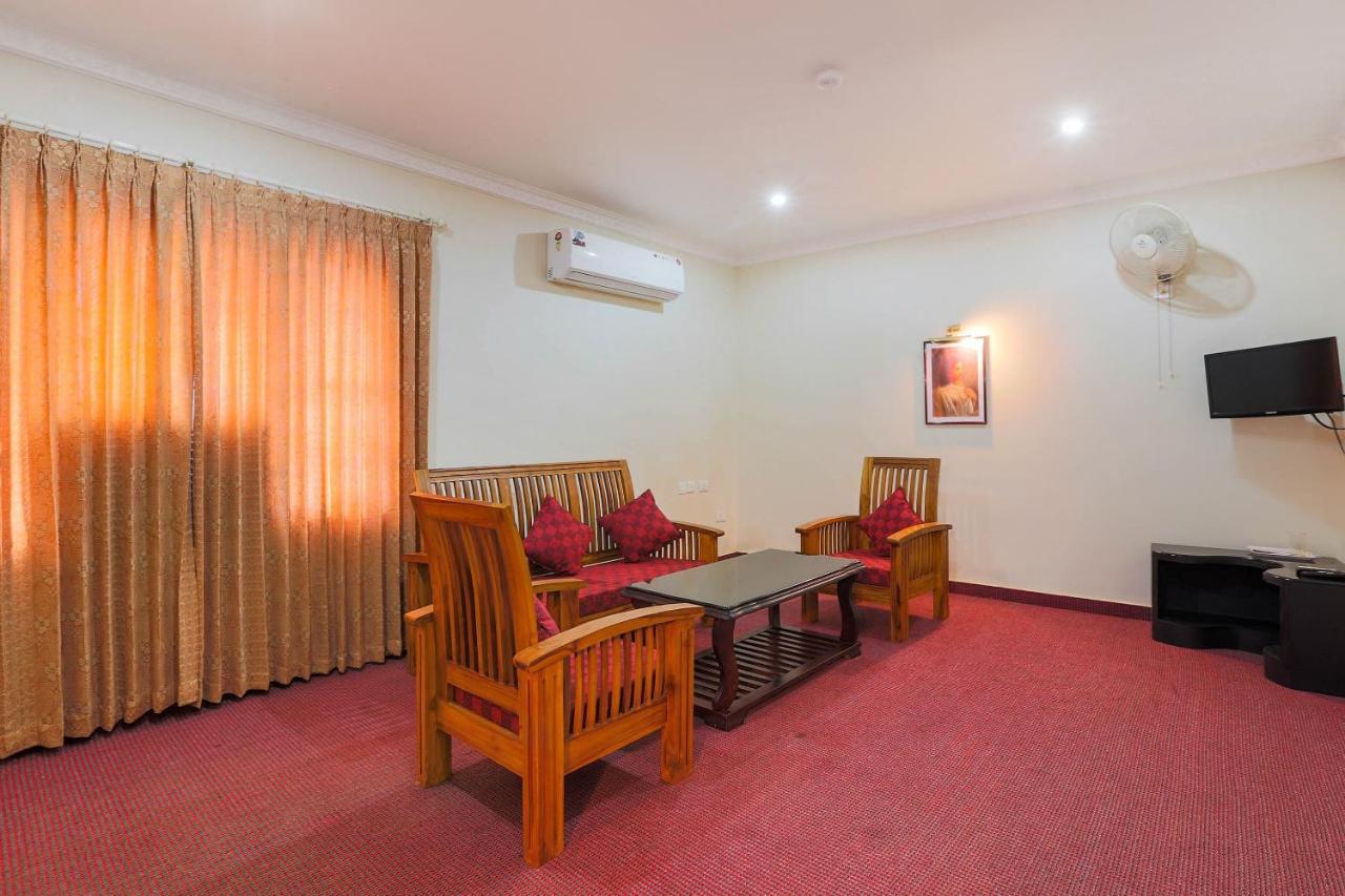 Capital O 72337 Hotel Konkan Tadka Mumbai Bagian luar foto