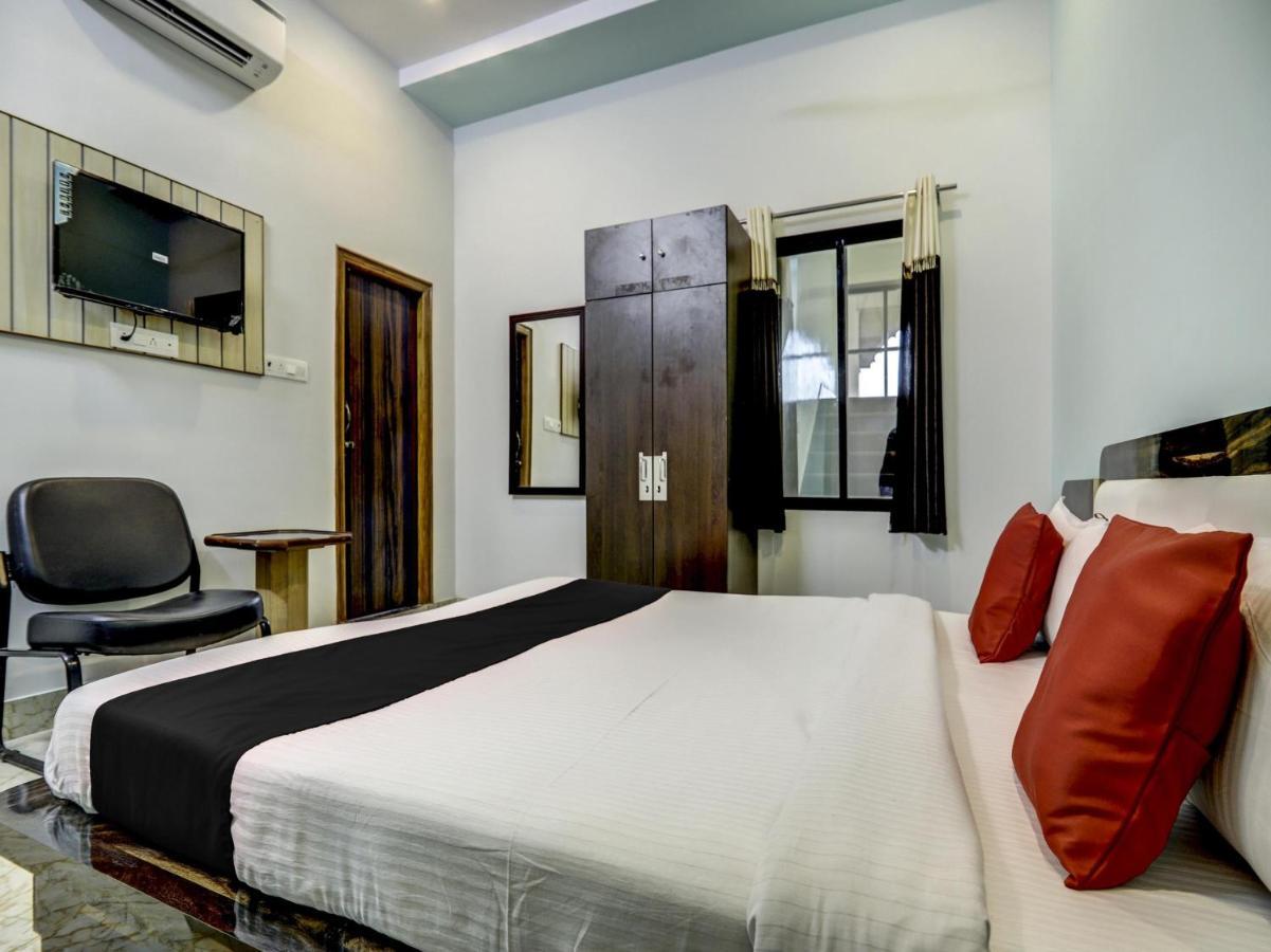 Capital O 72337 Hotel Konkan Tadka Mumbai Bagian luar foto