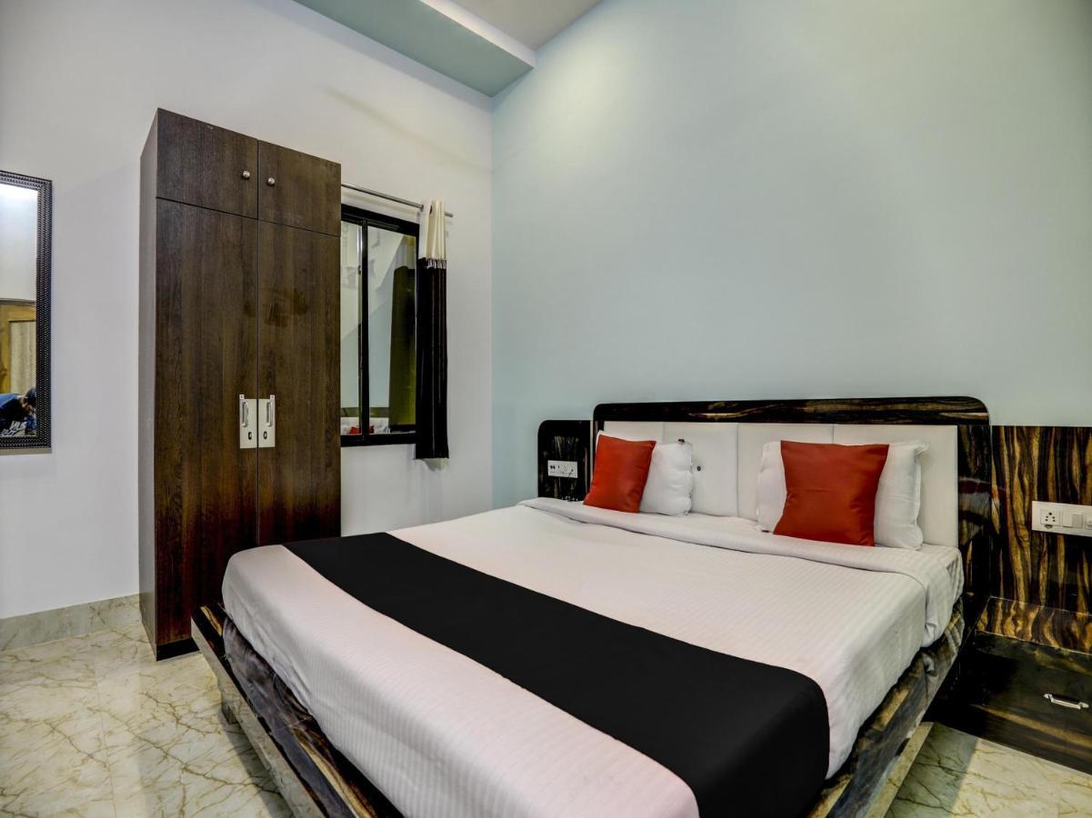 Capital O 72337 Hotel Konkan Tadka Mumbai Bagian luar foto