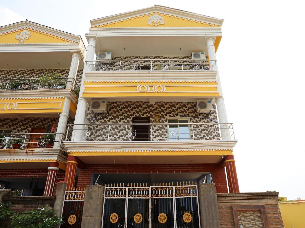 Capital O 72337 Hotel Konkan Tadka Mumbai Bagian luar foto