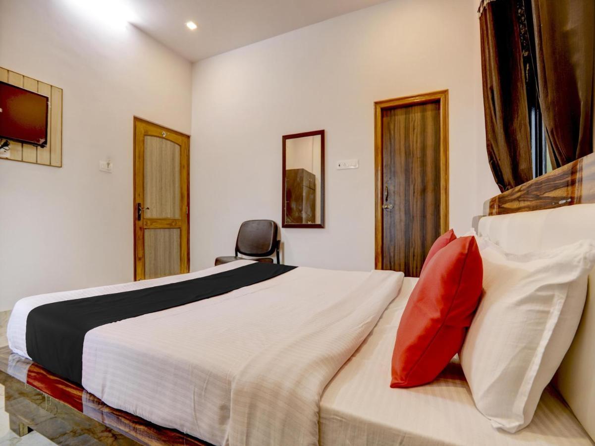 Capital O 72337 Hotel Konkan Tadka Mumbai Bagian luar foto