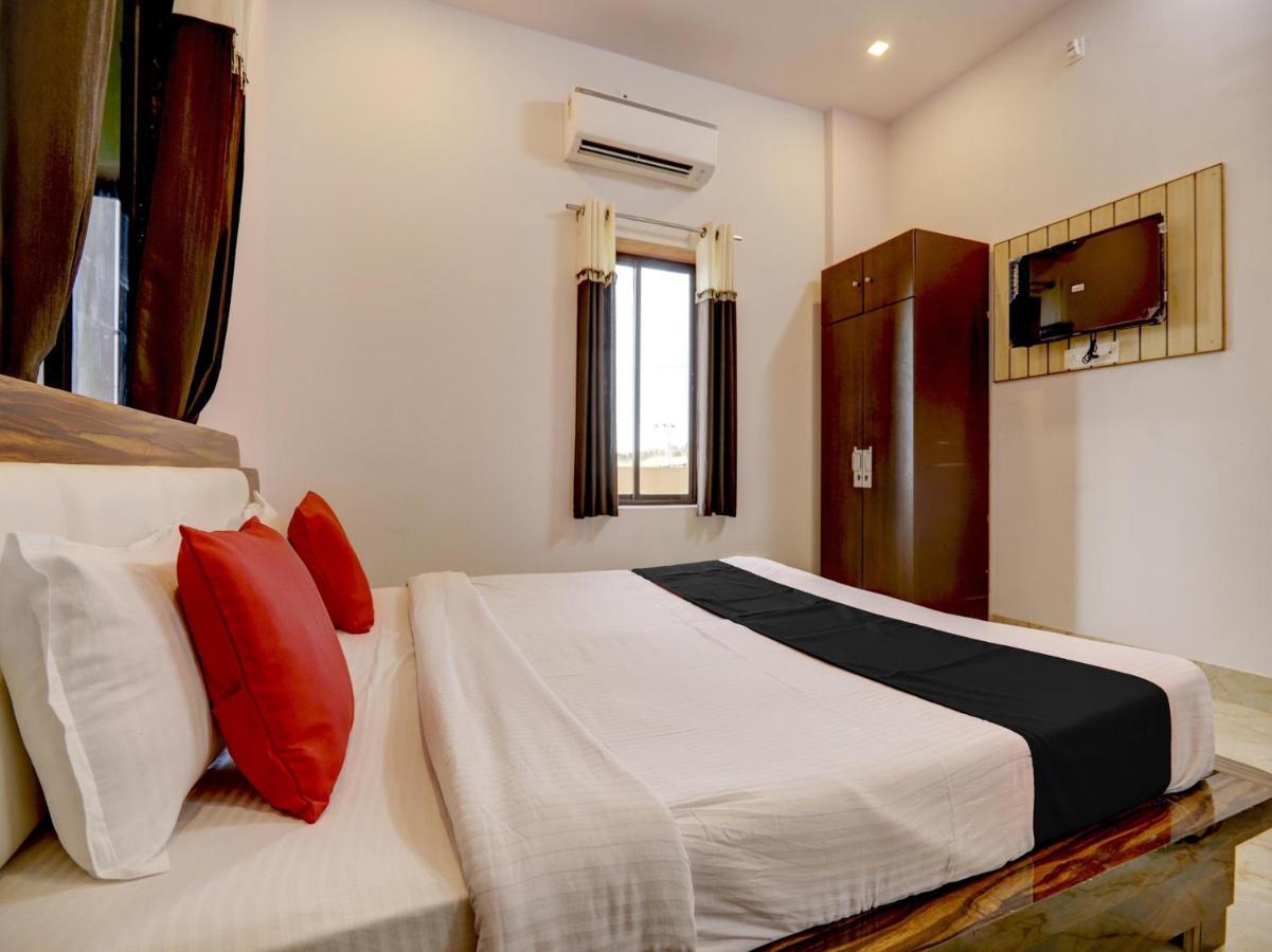 Capital O 72337 Hotel Konkan Tadka Mumbai Bagian luar foto